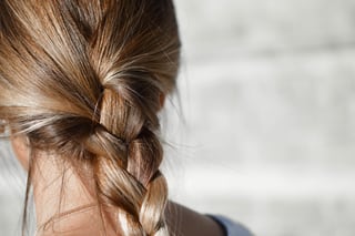 Frau mit Zopf / Woman with braid